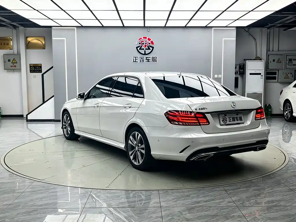 Mercedes-Benz E-Class — миниатюра 16