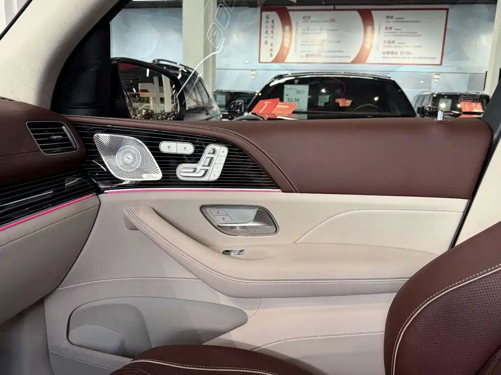 Mercedes-Benz GLS — миниатюра 16