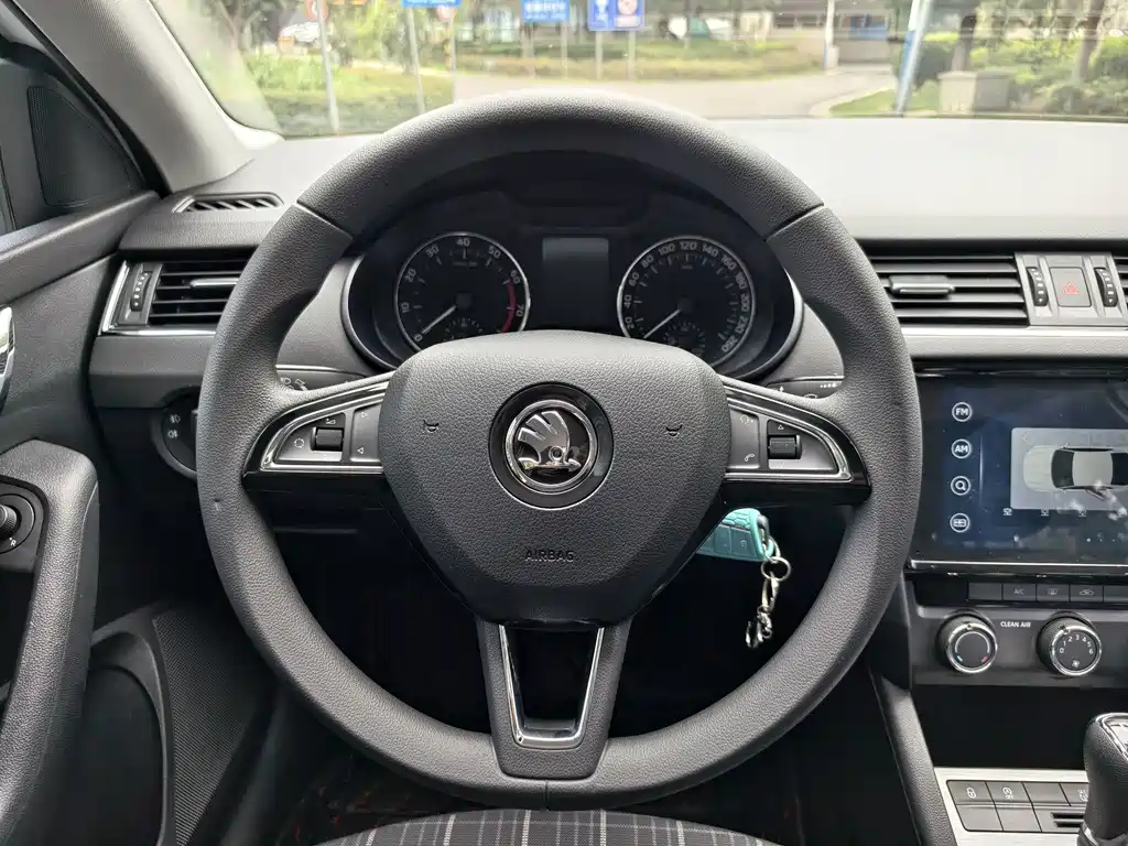 Skoda Octavia — миниатюра 15