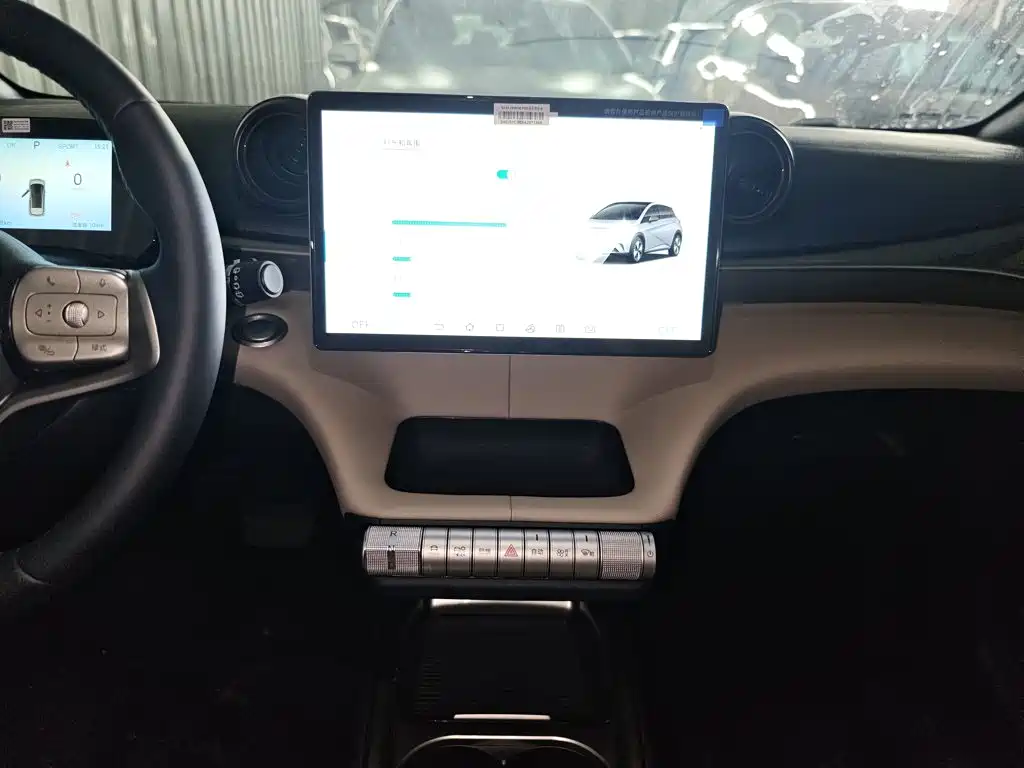BYD Dolphin — миниатюра 13