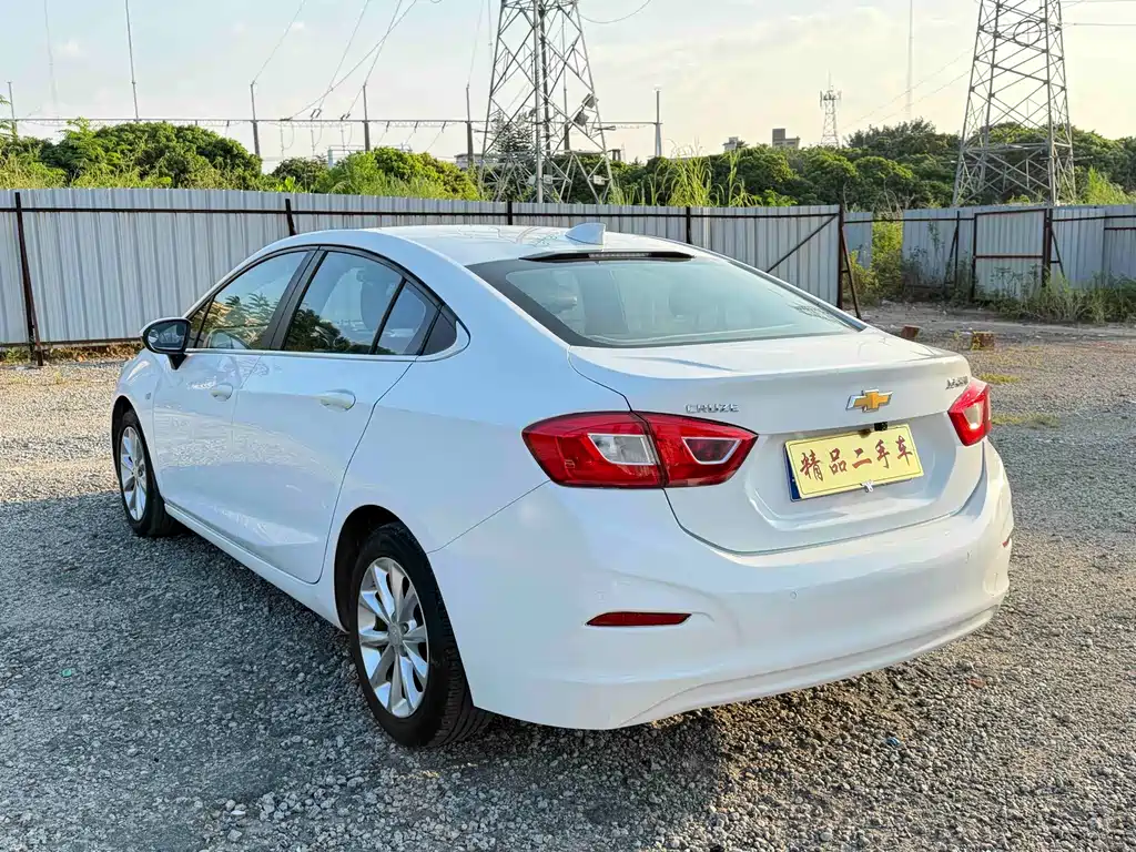 Chevrolet Cruze — миниатюра 7
