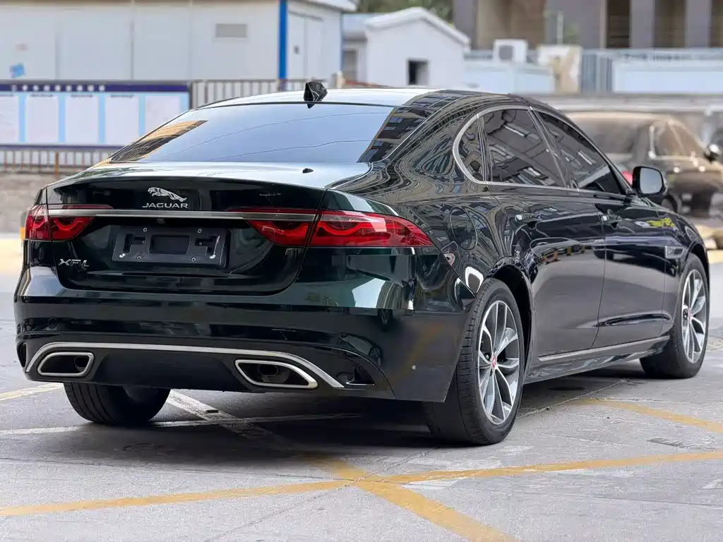 Jaguar XFL — миниатюра 9