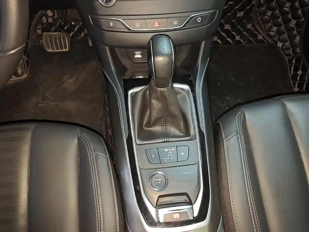 Peugeot 408 — миниатюра 14