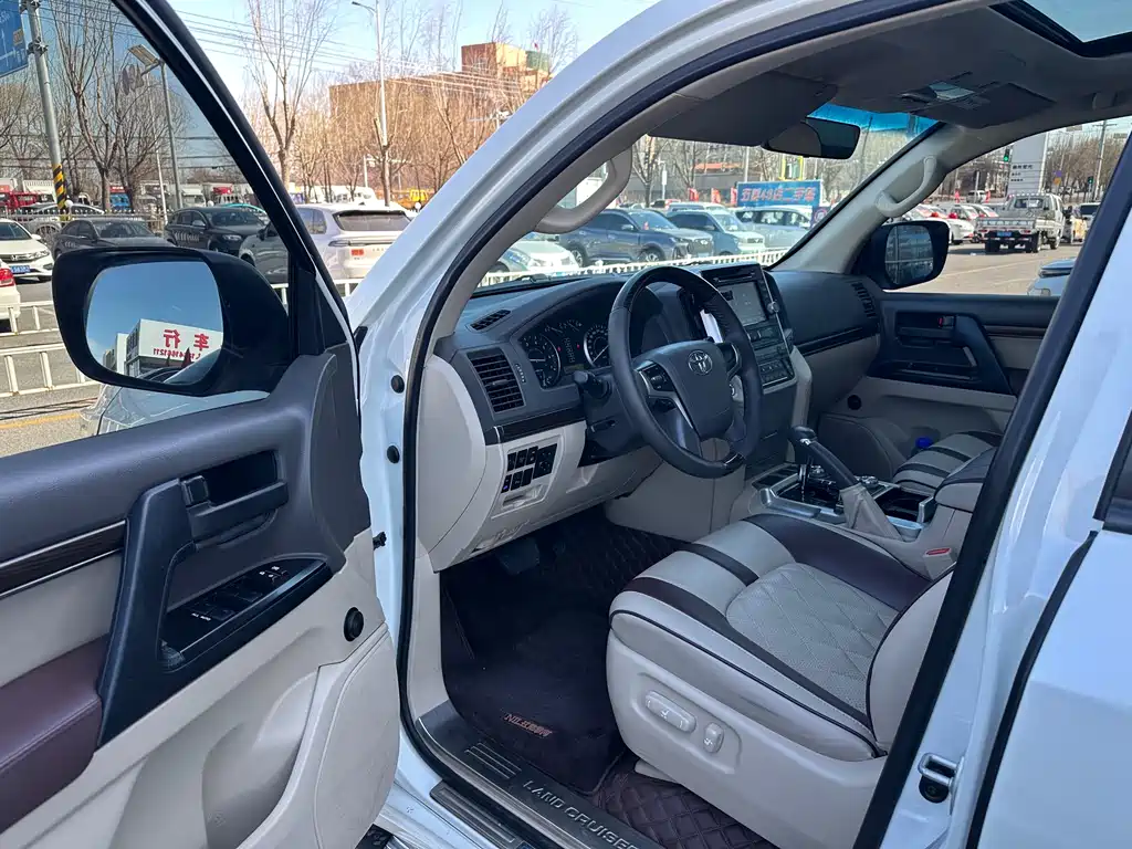 Toyota Land Cruiser - фото 5