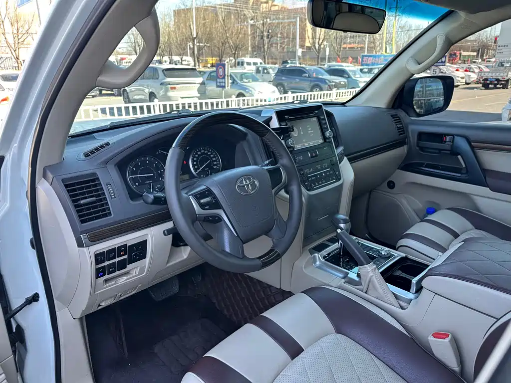 Toyota Land Cruiser - фото 11