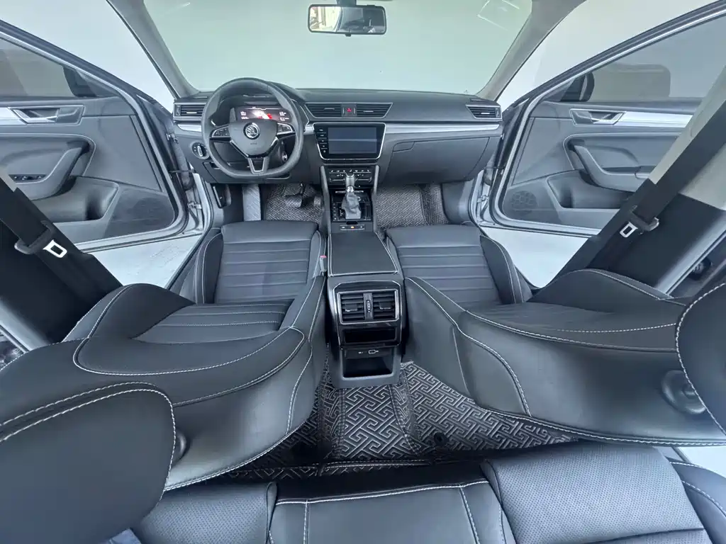 Skoda Superb — миниатюра 16