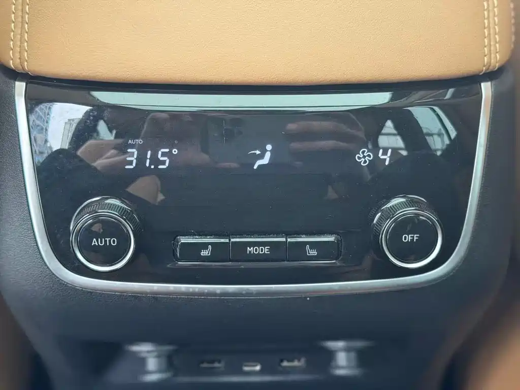 Li Auto Li ONE — миниатюра 12