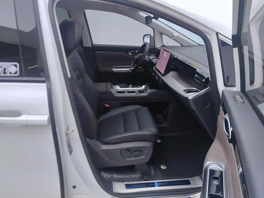 GAC Motor 传祺E8 PHEV — миниатюра 8