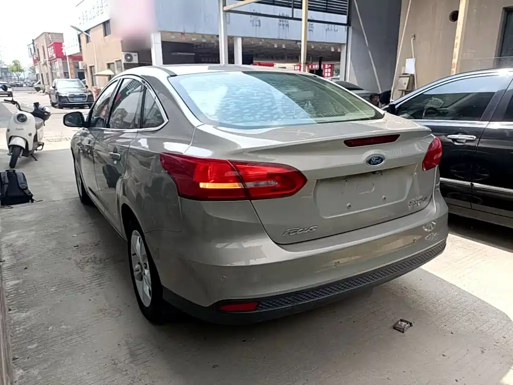 Ford Focus — миниатюра 5