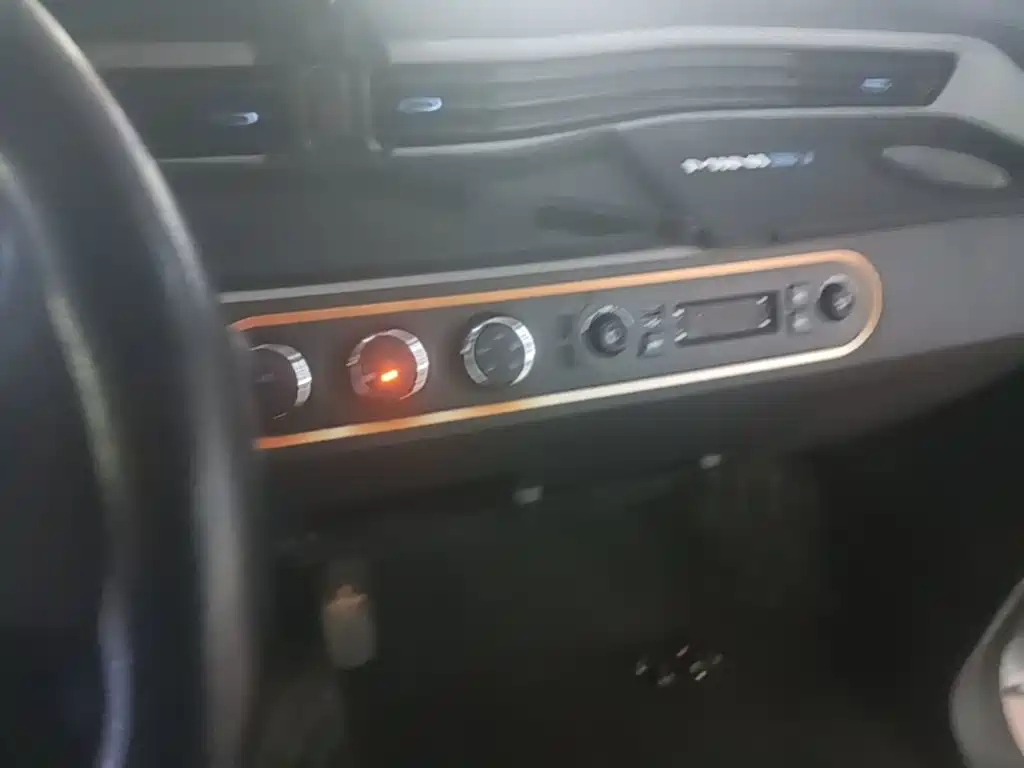Wuling MINIEV — миниатюра 13