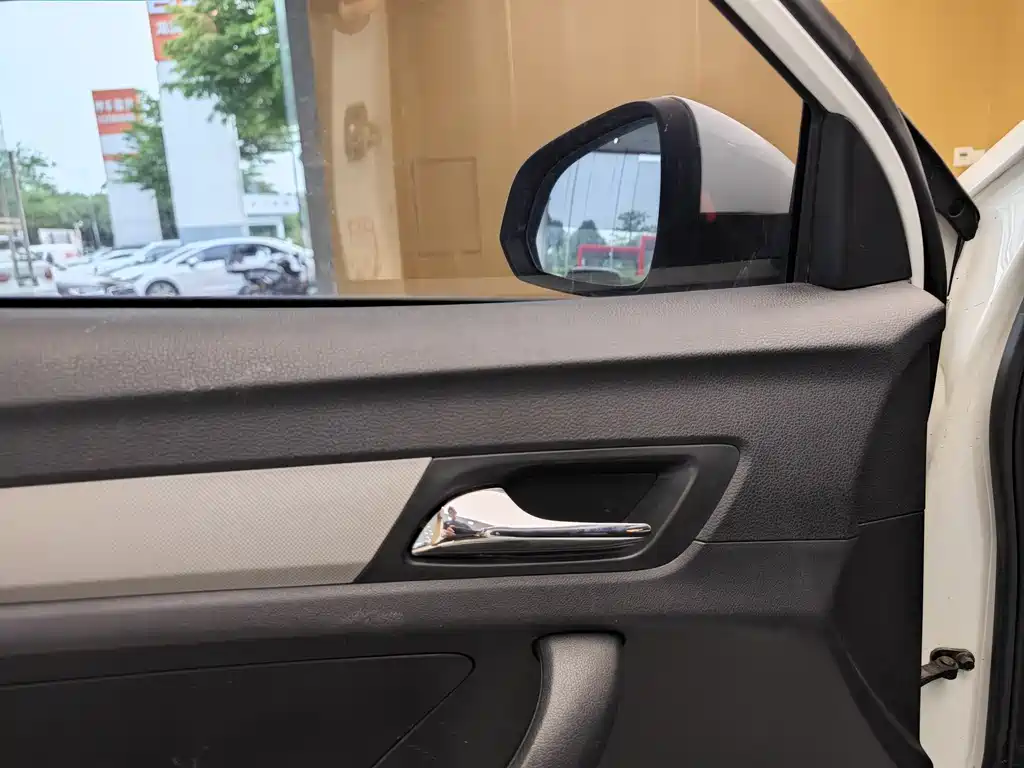 Roewe 360 2017 1.5L AT