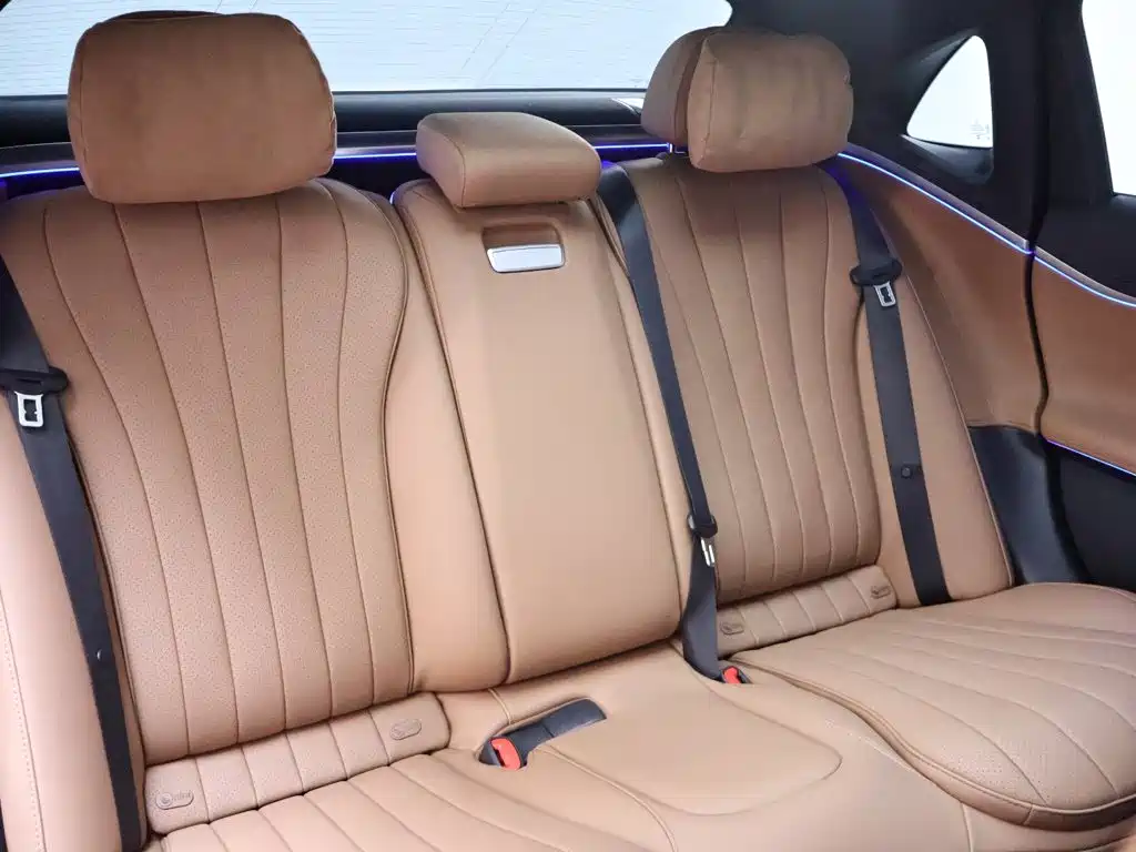 Mercedes-Benz E-Class — миниатюра 23