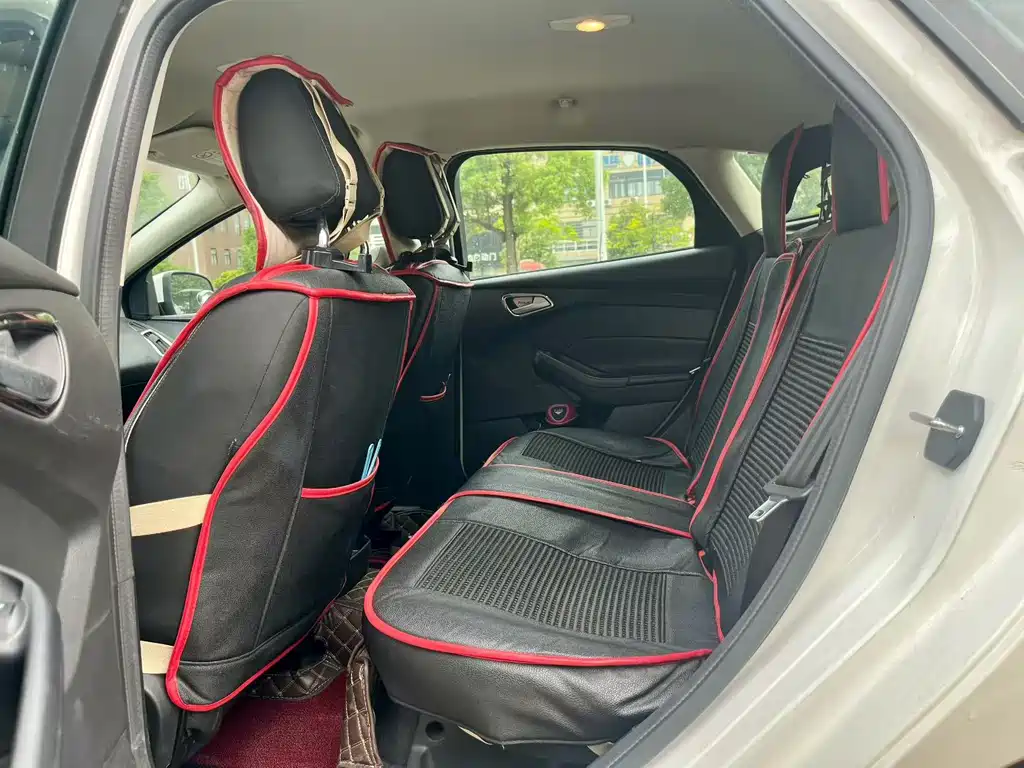 Ford Focus — миниатюра 6