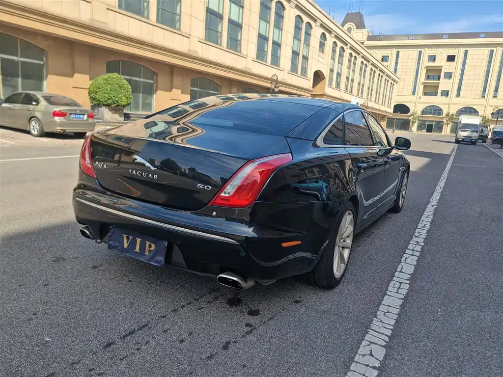 Jaguar XJ — миниатюра 14