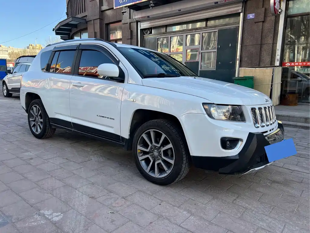 Jeep Compass (Import) — миниатюра 3