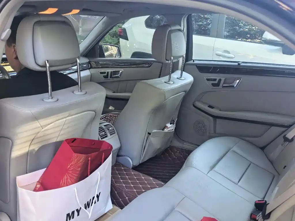 Mercedes-Benz E-Class — миниатюра 7