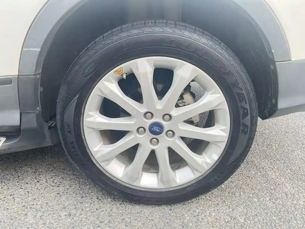 Ford Kuga — миниатюра 22