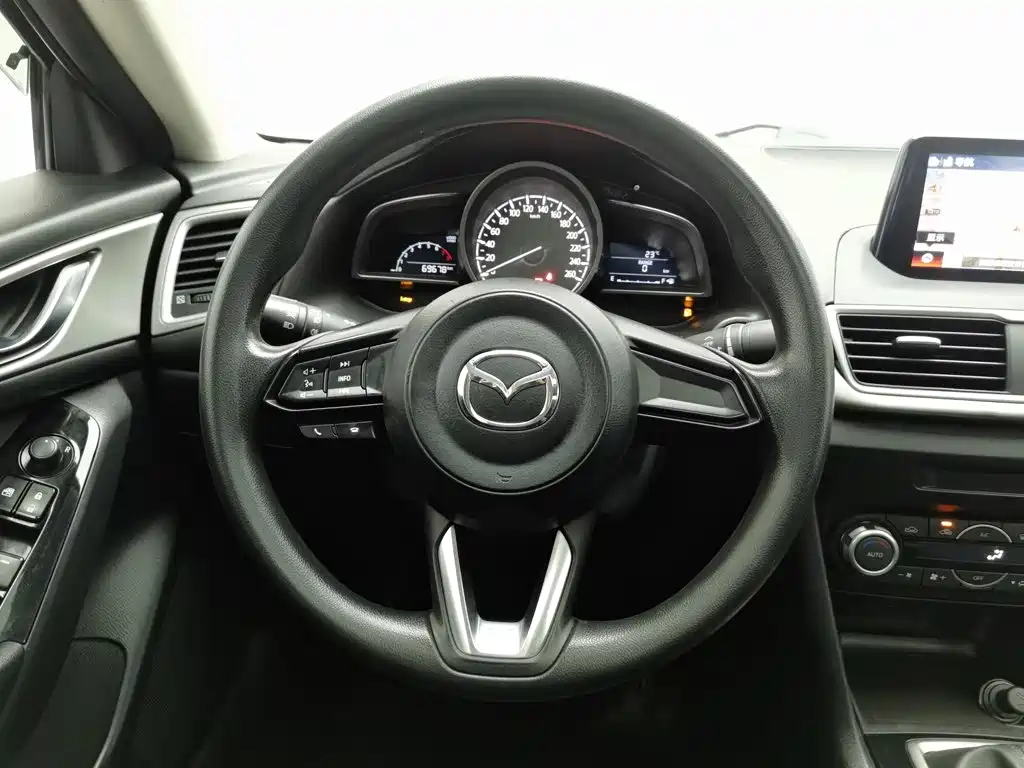 Mazda 3 Axela — миниатюра 11