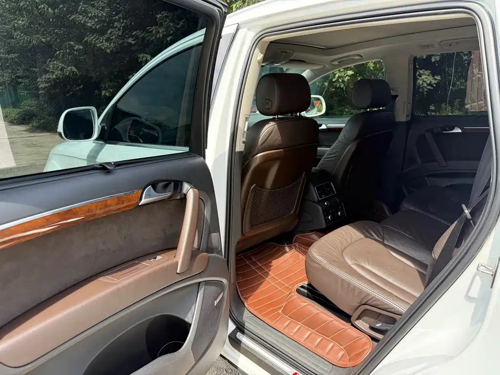 Audi Q7 — миниатюра 8