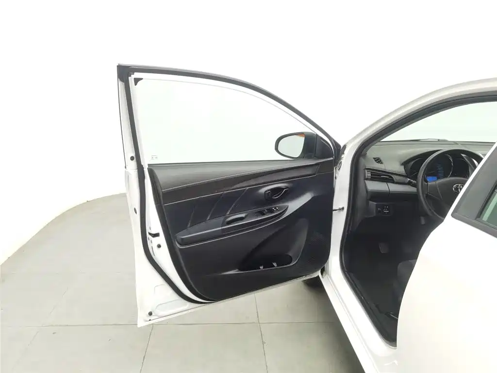 Toyota Yaris L Zhixuan YARiS L 2014 1.3E MT