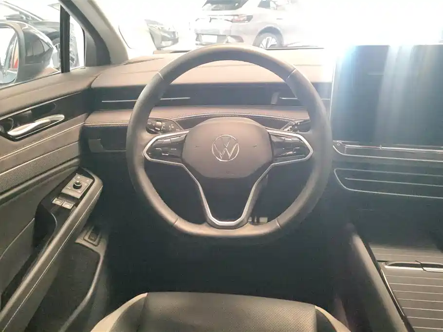 VOLKSWAGEN ID.7 VIZZION