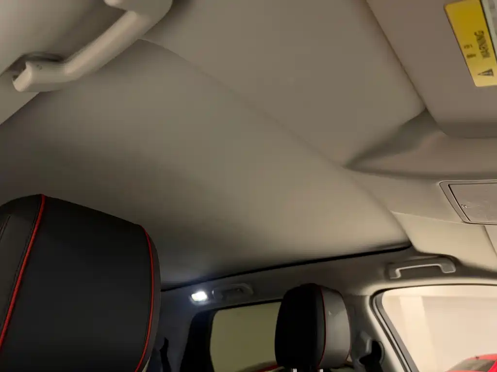 Land Rover Discovery Sport — миниатюра 18