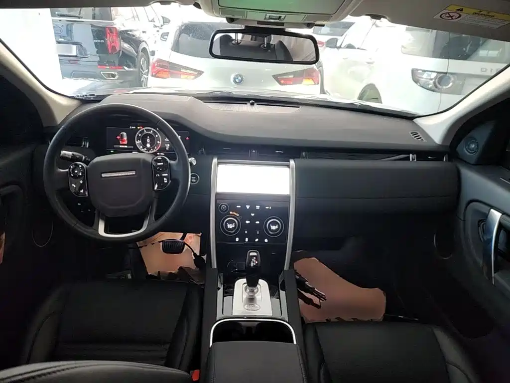 Land Rover Discovery Sport — миниатюра 10