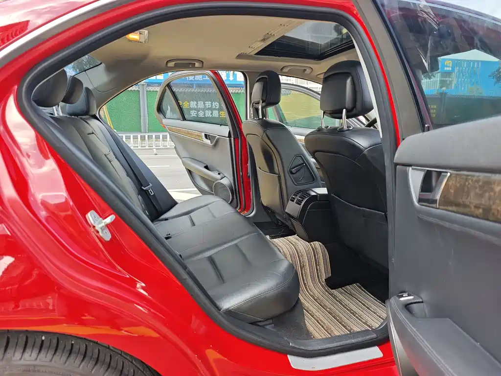 Mercedes-Benz C-Class — миниатюра 14