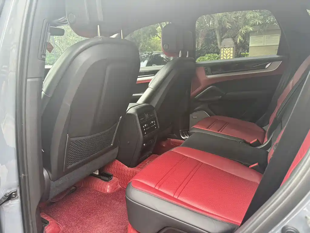 Porsche Cayenne — миниатюра 11