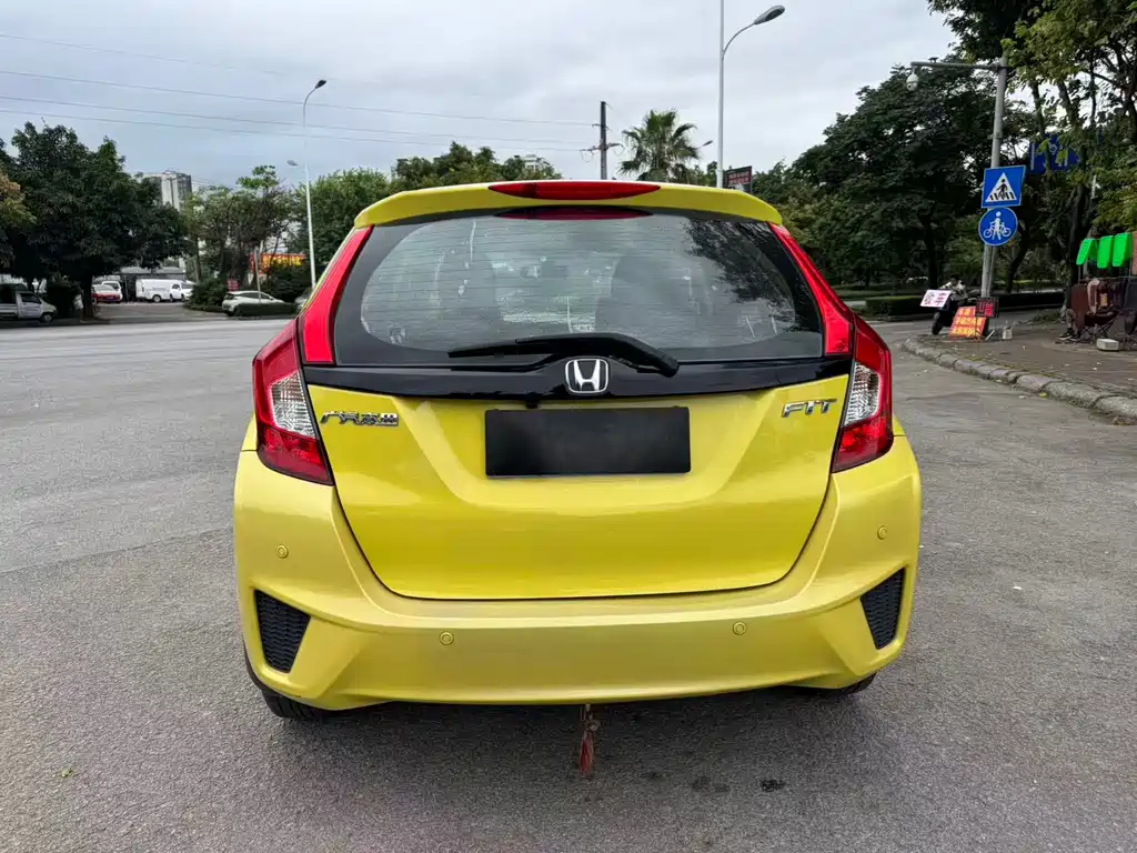 Honda Fit — миниатюра 8
