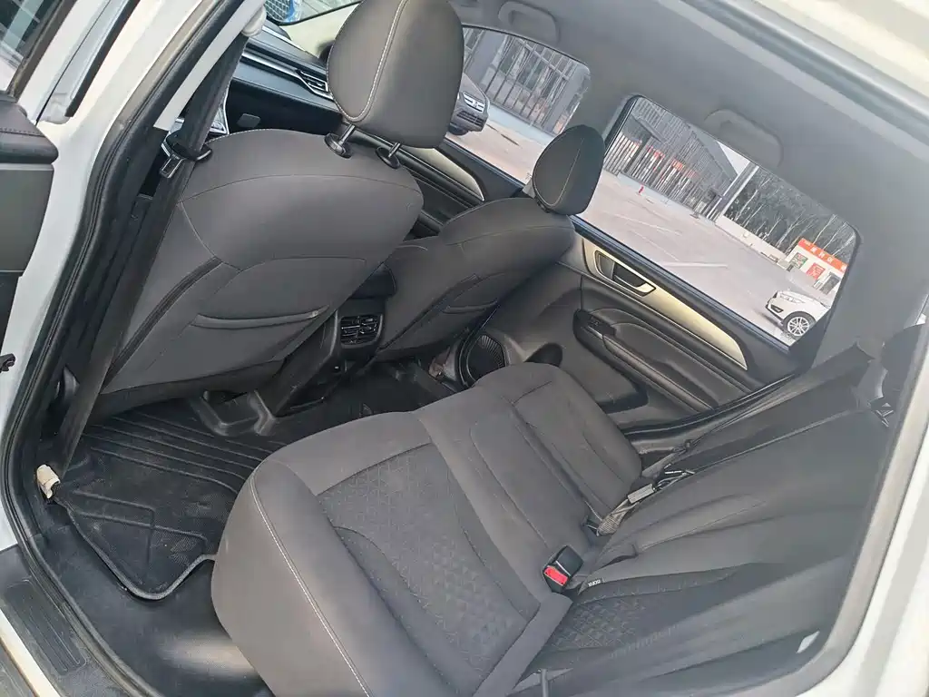 Haval M6 — миниатюра 7