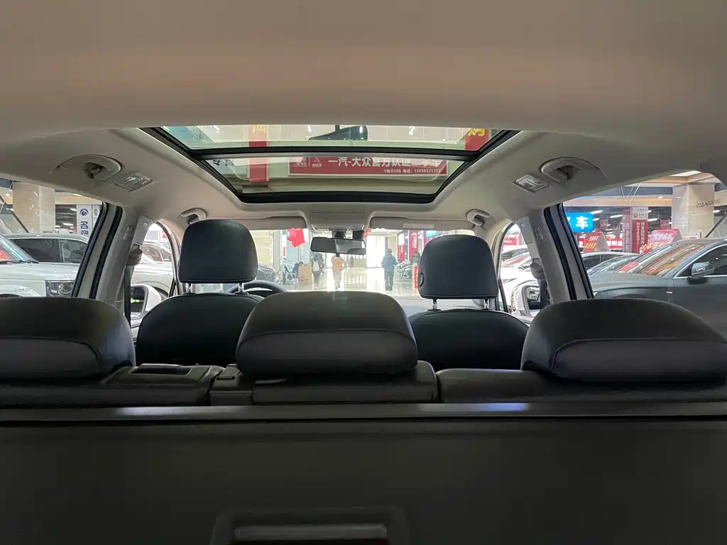 Volkswagen Tiguan L — миниатюра 11