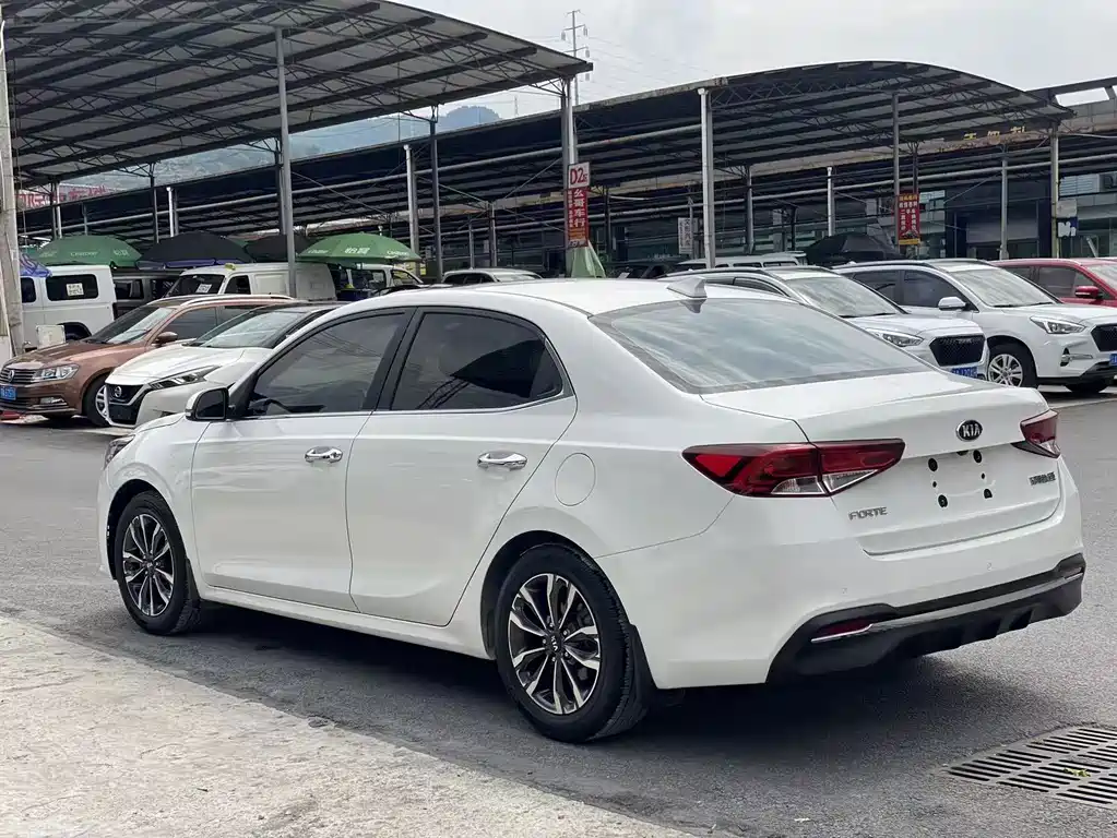 Kia Forte — миниатюра 7