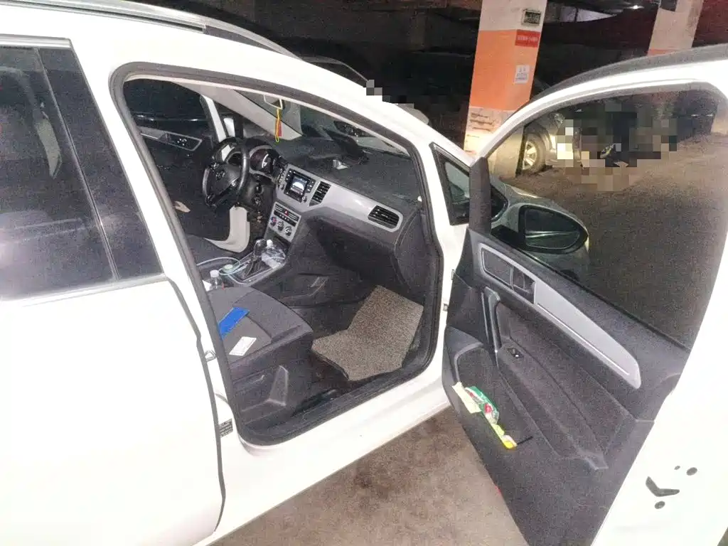Volkswagen Golf Sportsvan — миниатюра 18