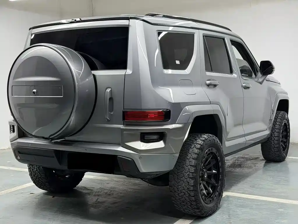 TANK TANK 700 NEW ENERGY