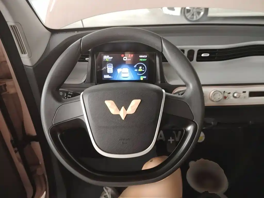 Wuling MINIEV — миниатюра 11