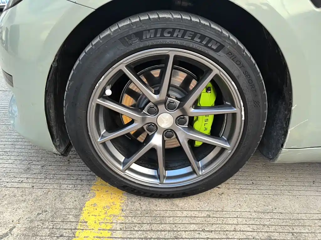Tesla Model 3 — миниатюра 23