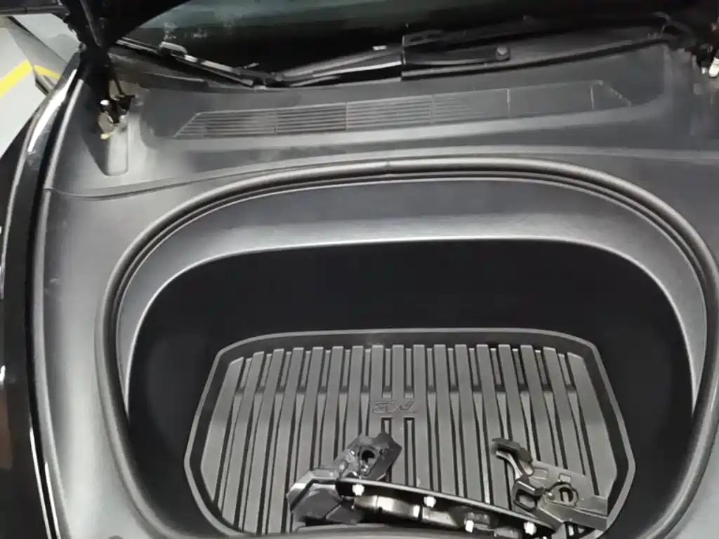 Tesla Model 3 — миниатюра 20
