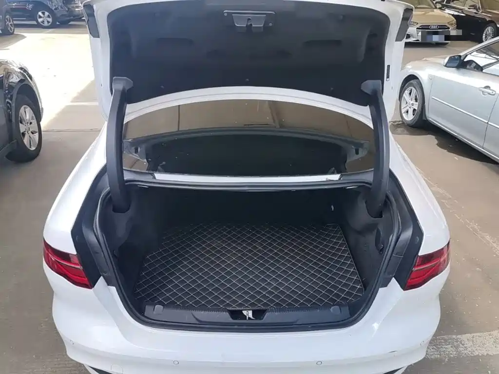 Jaguar XEL — миниатюра 19