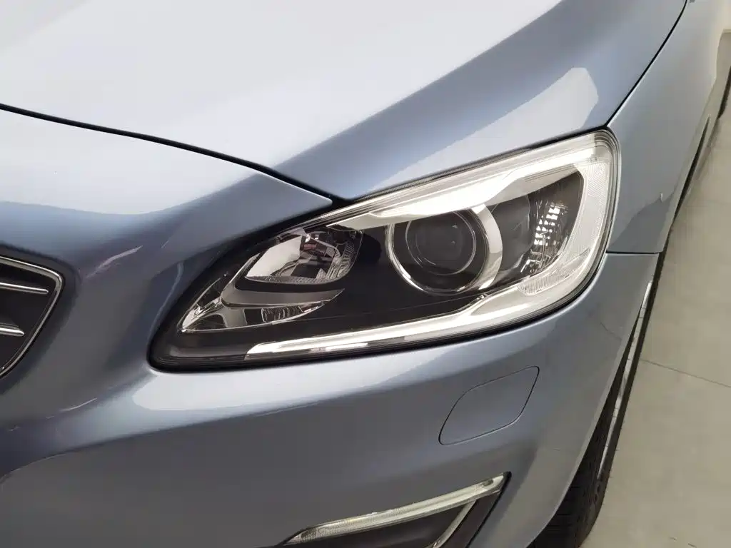 Volvo S60 — миниатюра 7