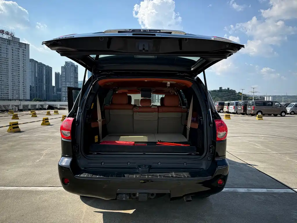 Toyota Sequoia — миниатюра 22