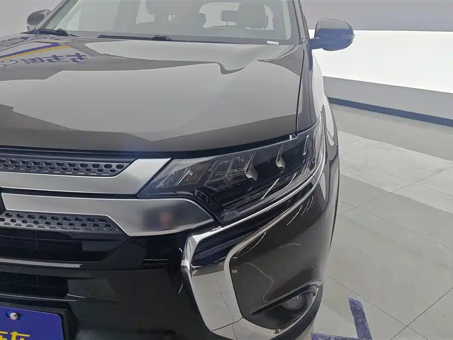 Mitsubishi Outlander 2019 2.4L 5 мест VI