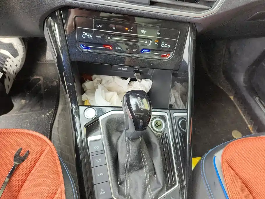 Volkswagen 探岳 GTE — миниатюра 16