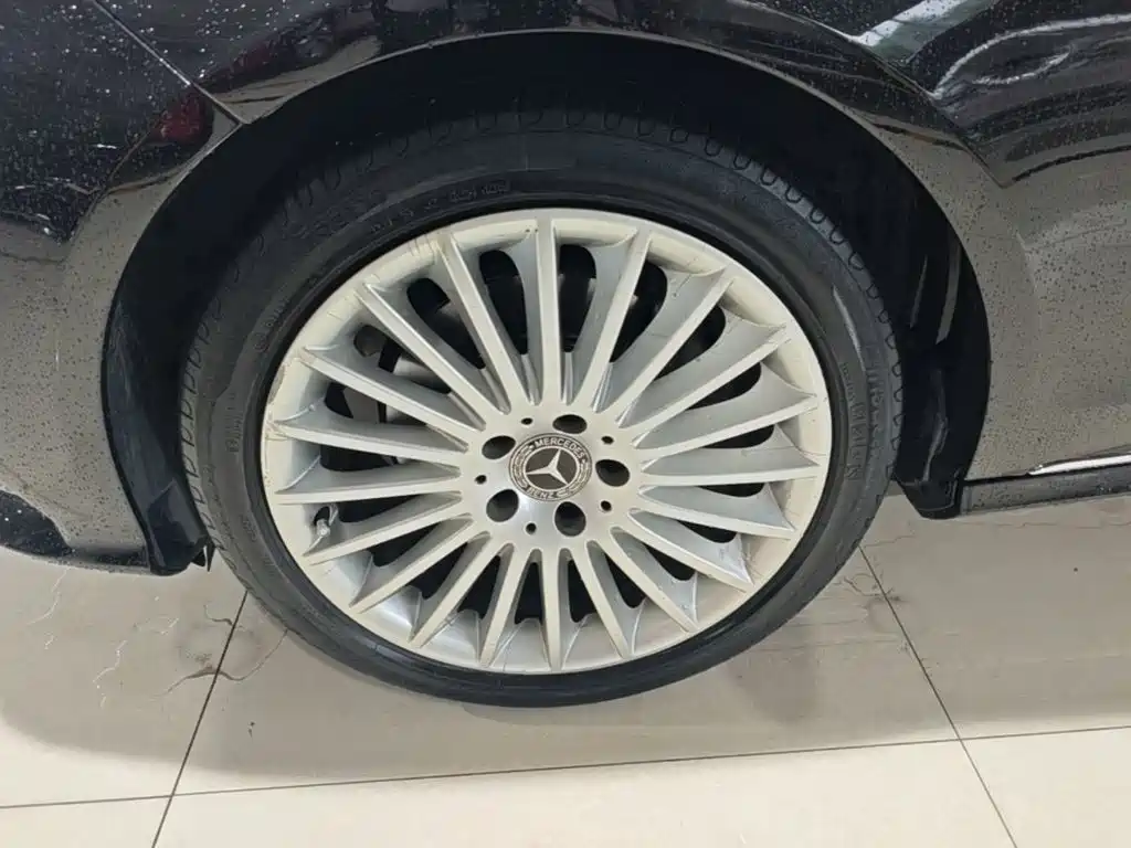 Mercedes-Benz E-Class — миниатюра 23