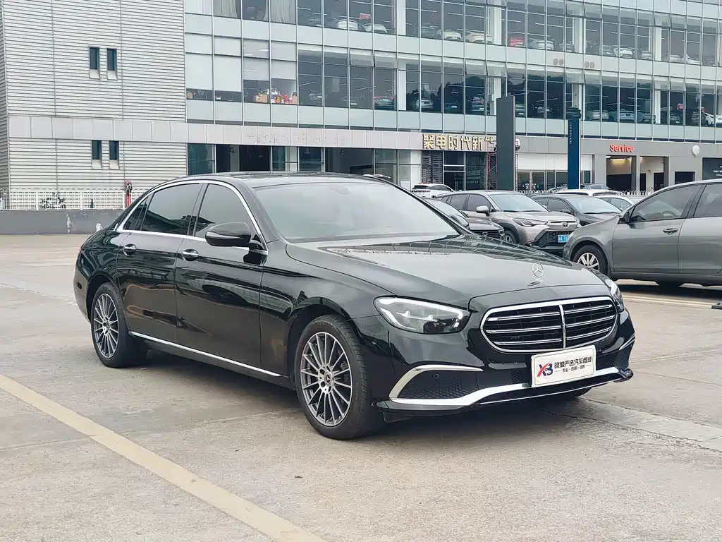 MERCEDES-BENZ E CLASS