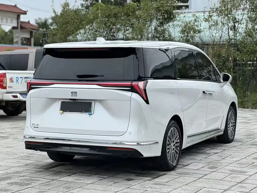 BUICK GL8 NEW ENERGY