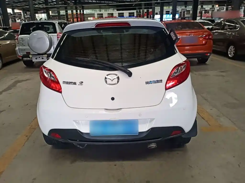 Mazda 2 — миниатюра 6