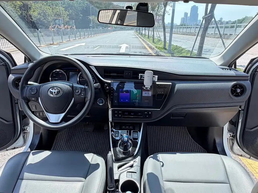 Toyota Levin Twin Engine E+ — миниатюра 6