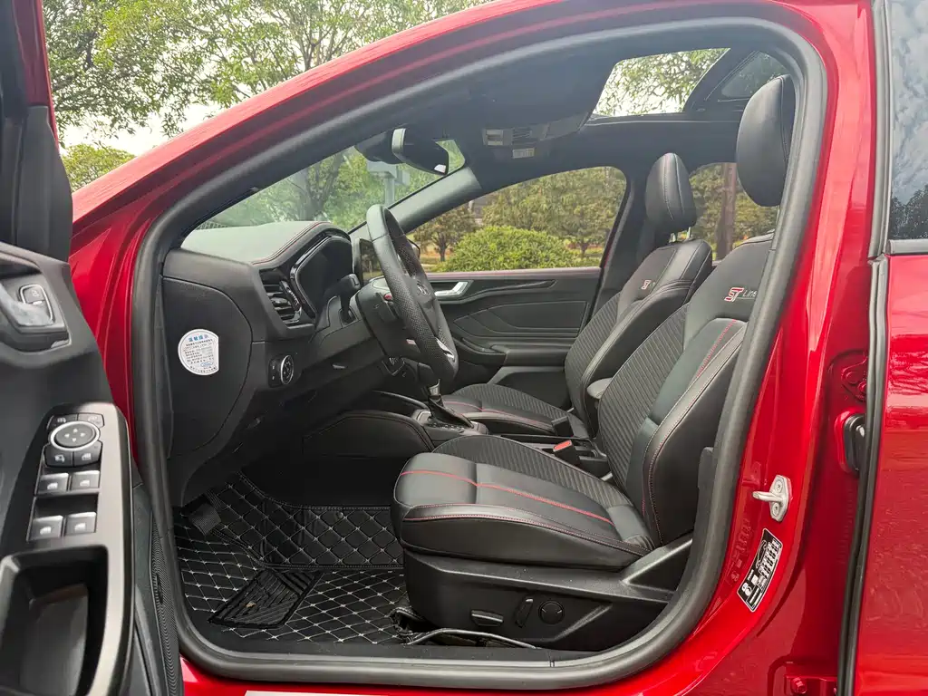Ford Focus — миниатюра 11