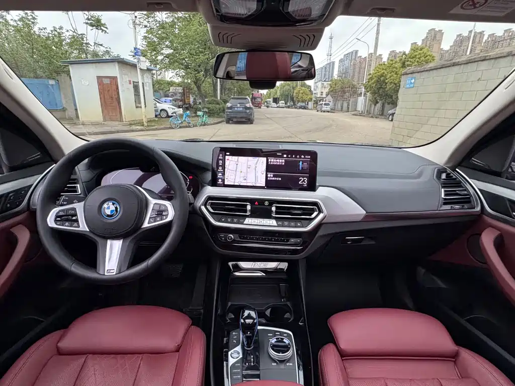 BMW iX3